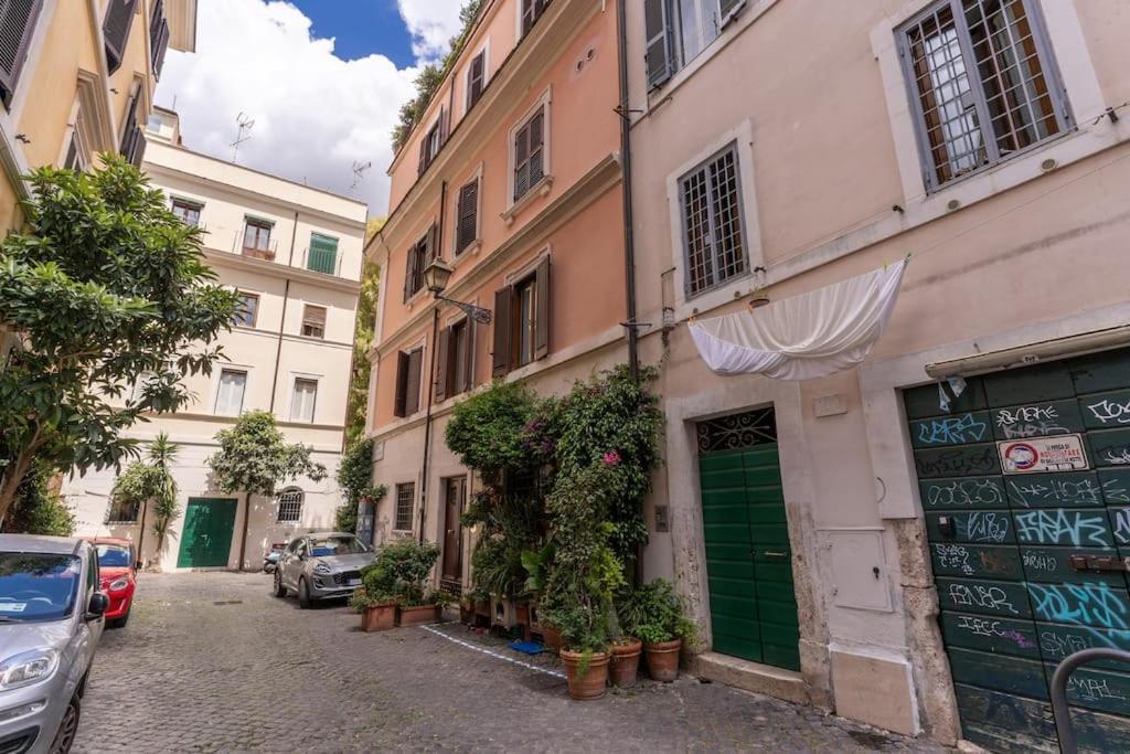 Trastevere Vicolo Del Leopardo Apartment Rom